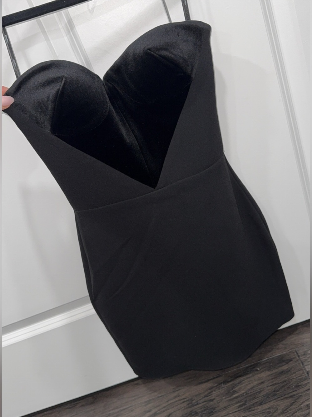 BRAND NEW!! Alex Perry - Stretch Crepe Contrast Sweetheart Mini Dress